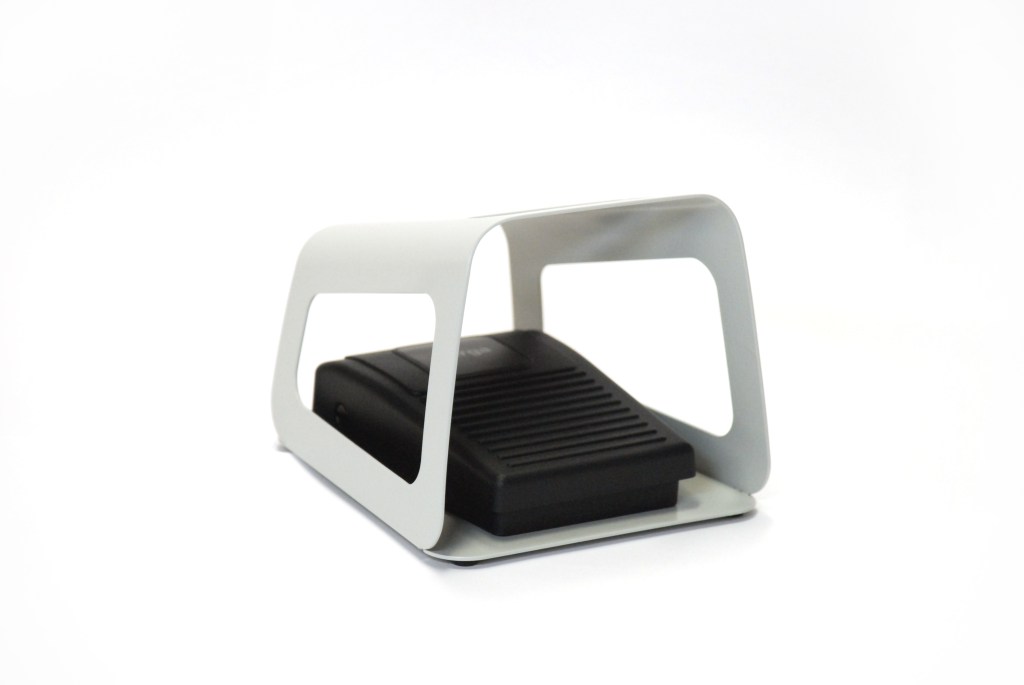 Capot pédale simple